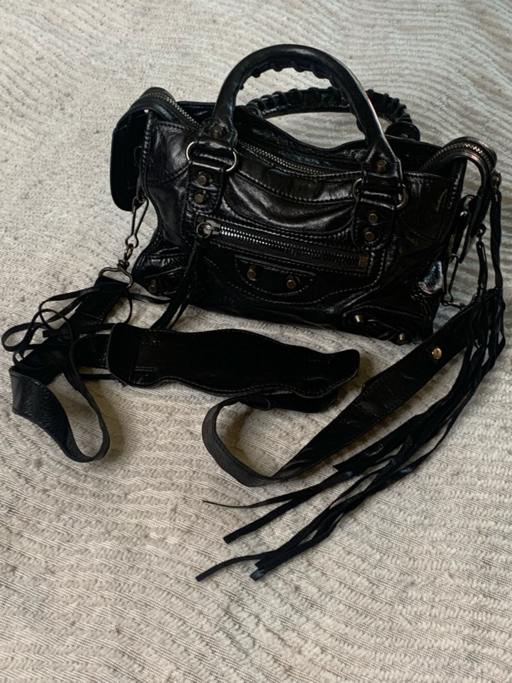 Black Women’s Leather Fringe Satchel Shoulder Bag - Picture 2 of 16